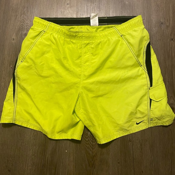 Nike RN37763 Men’s Neon Lime Sport Short Size XL - Picture 2 of 12